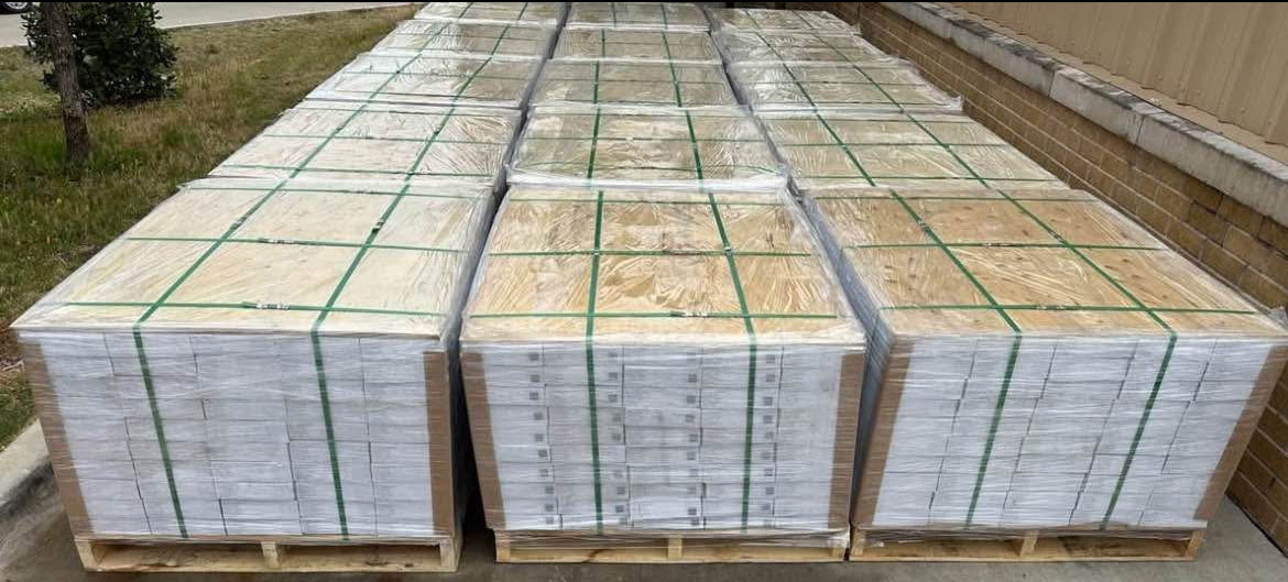 Flooring (( PISO)) Lifeproof Banff Gray Hickory 6.5MM Thick 22MIL Wear Layer x 7.1 in. W x 48 in. L Click Lock Waterproof Luxury Vinyl Plank (19.05 case) LOCAL PICK UP