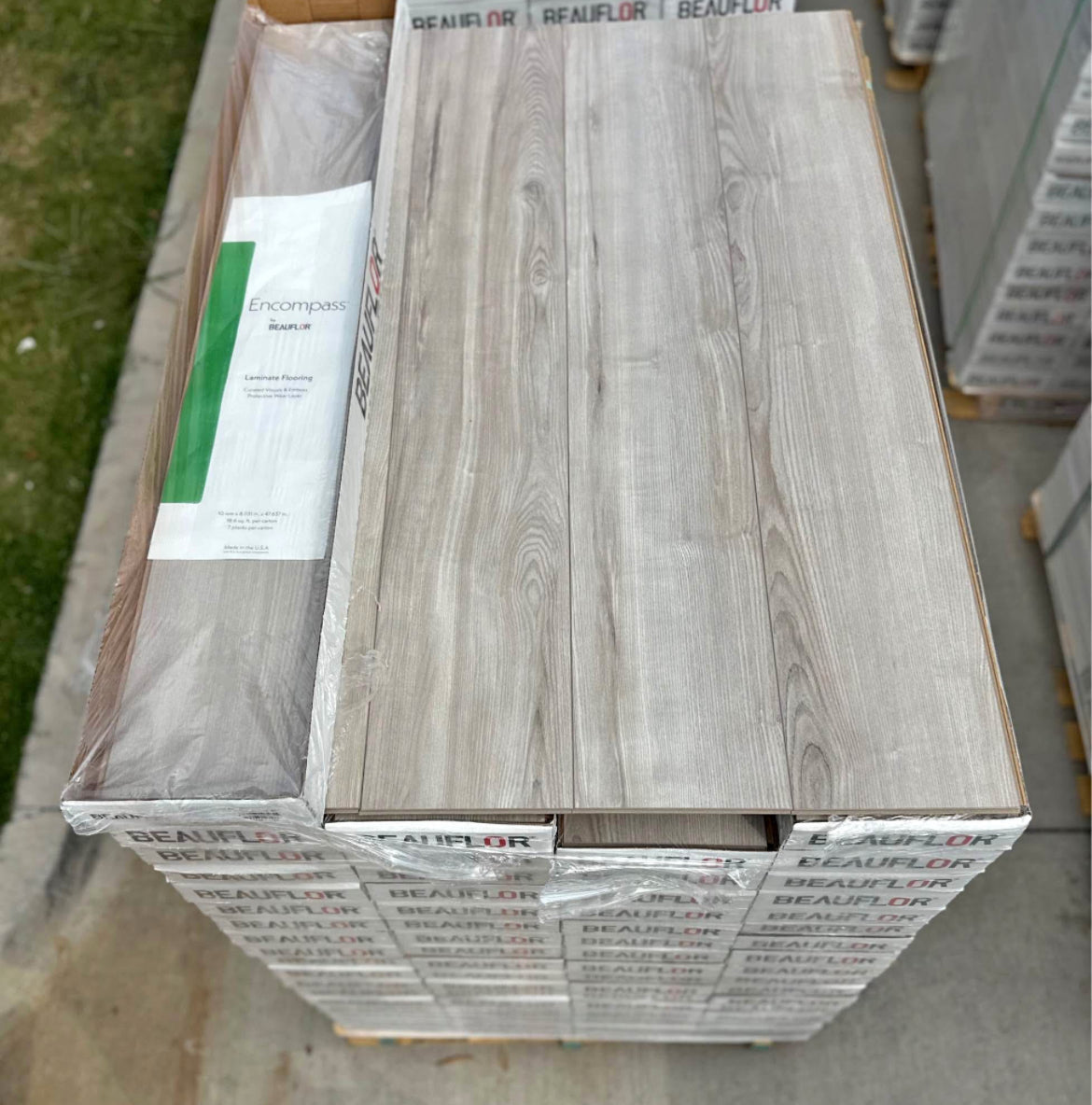 Beauflor Encompass Winter Ash laminate wood flooring 10MM Thickness Scratch & Water Resistant 8”x48” “ONLY PICK UP”