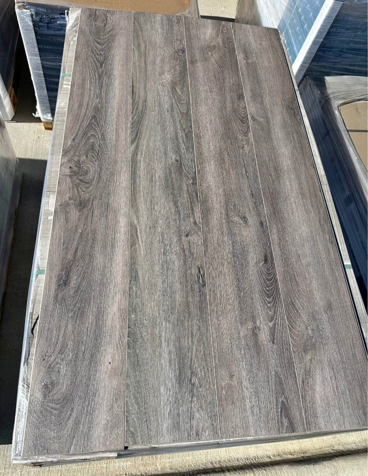Caraway Elandura Waterproof Vinyl 5MM W Pad 33Mil Wear Layer 7” X 50(ONLY PICK UP )