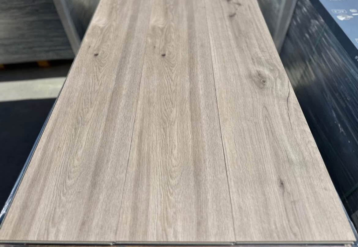 Encore XL CRESTWOOD Waterproof SPC Vinyl Flooring 9” X 50” 5MM W/ Pad 33 Mil Wear Layer