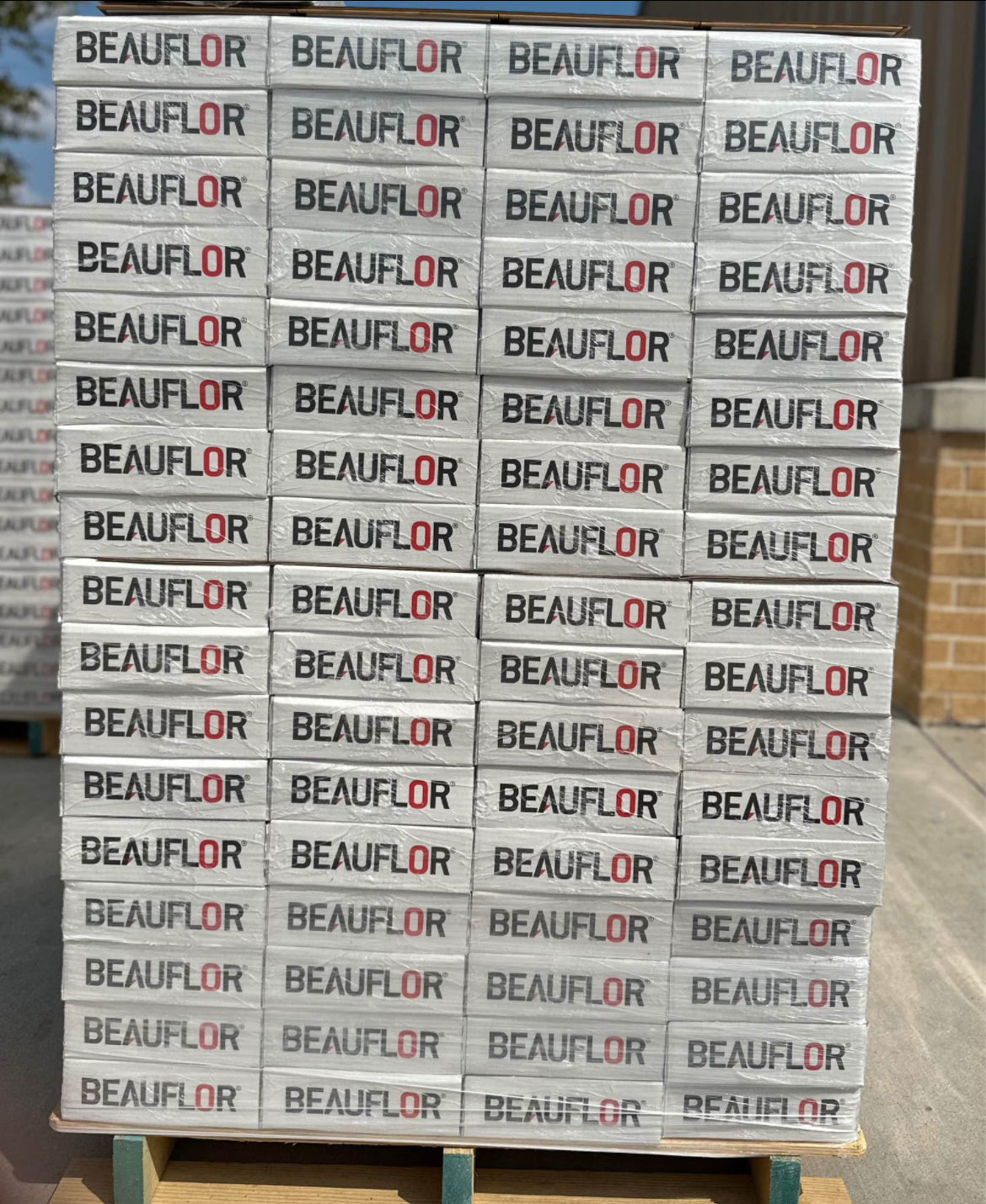 Beau Flor Encompass Charred Oak Laminate Flooring Water & Scratch Resistant 10MM Thickness “ONLY PICK UP”