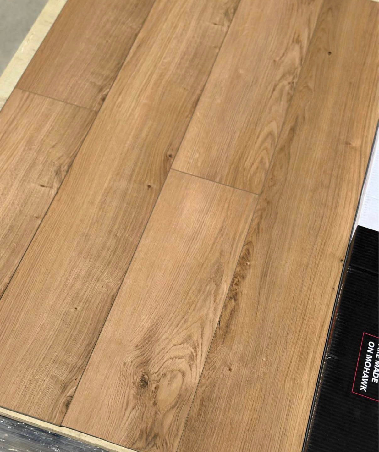 “ONLY PICK UP “MOHAWK Marigold Waterproof Luxury Vinyl Flooring 5MM 20Mil Wearlayer Clicklock  7.53" X 48.03"