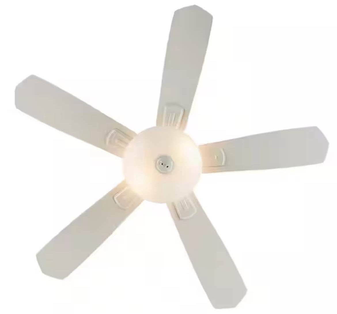 Hampton BayWellston II 44 in. Indoor LED Matte White Dry Rated Downrod Ceiling Fan with Light Kit and 5 Reversible Blades